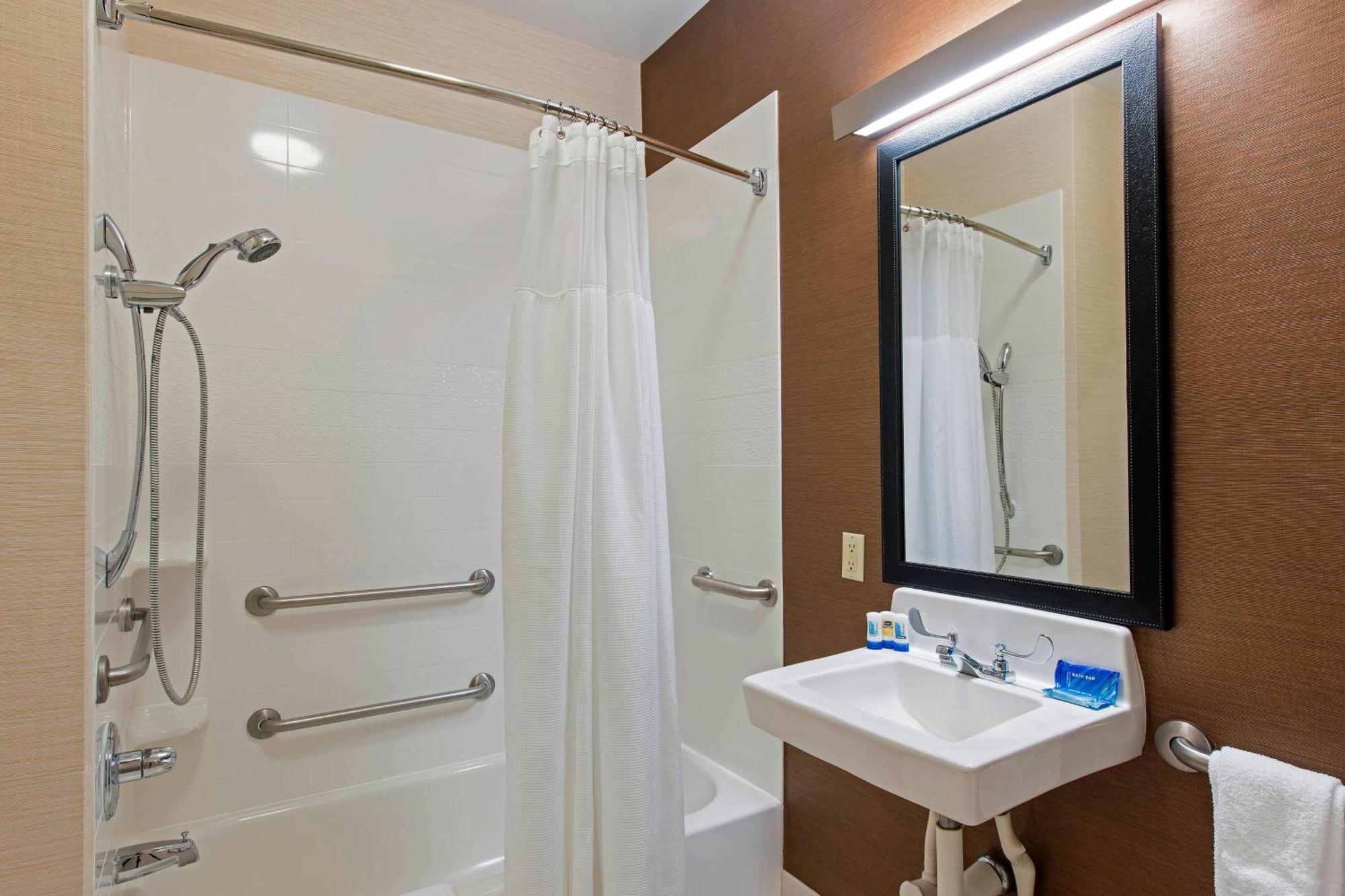 Fairfield Inn & Suites By Marriott Bloomington Bagian luar foto