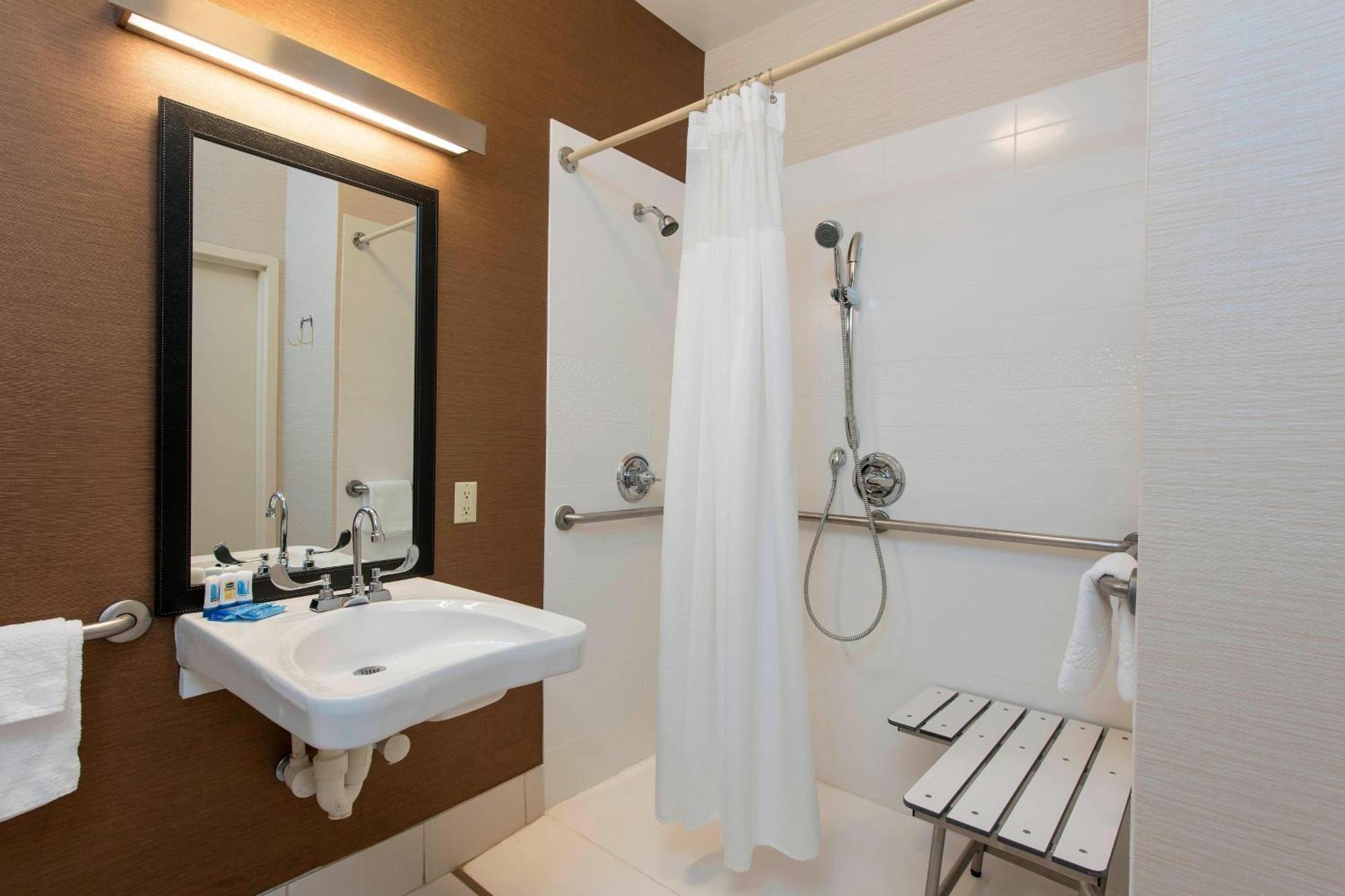 Fairfield Inn & Suites By Marriott Bloomington Bagian luar foto