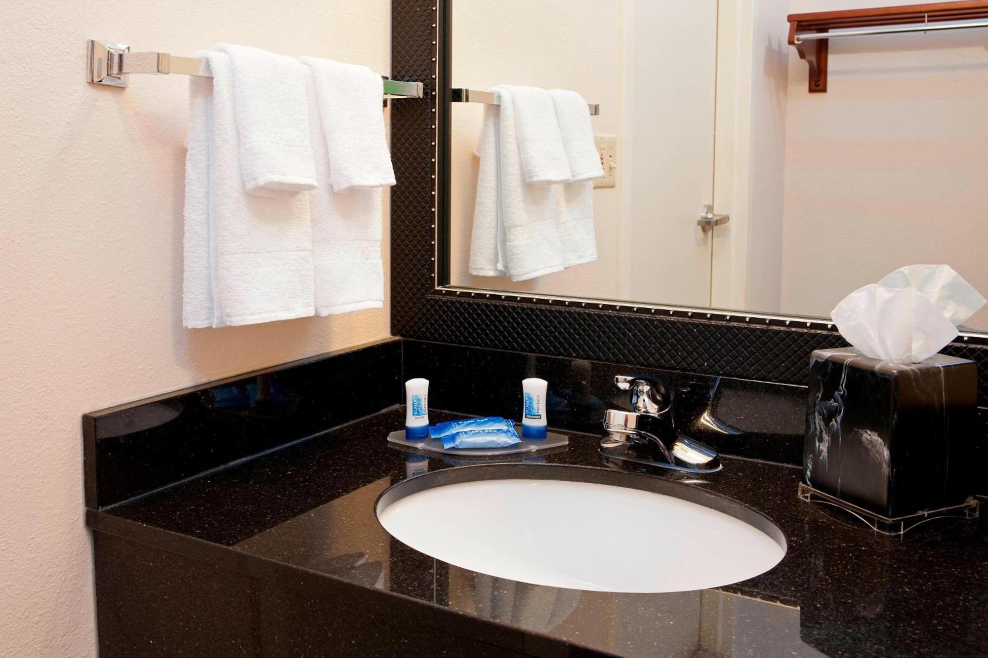 Fairfield Inn & Suites By Marriott Bloomington Bagian luar foto